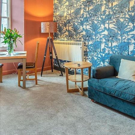 Boutique Modern Royal Mile Apartment Sleeps 4 Edinburgh Exterior foto