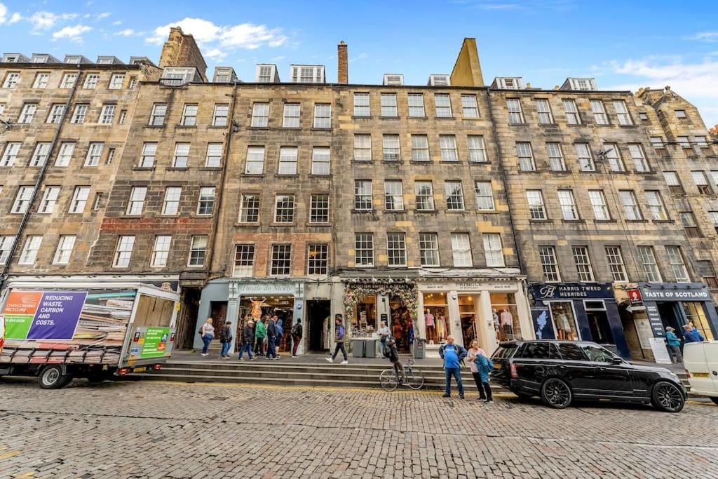 Boutique Modern Royal Mile Apartment Sleeps 4 Edinburgh Exterior foto